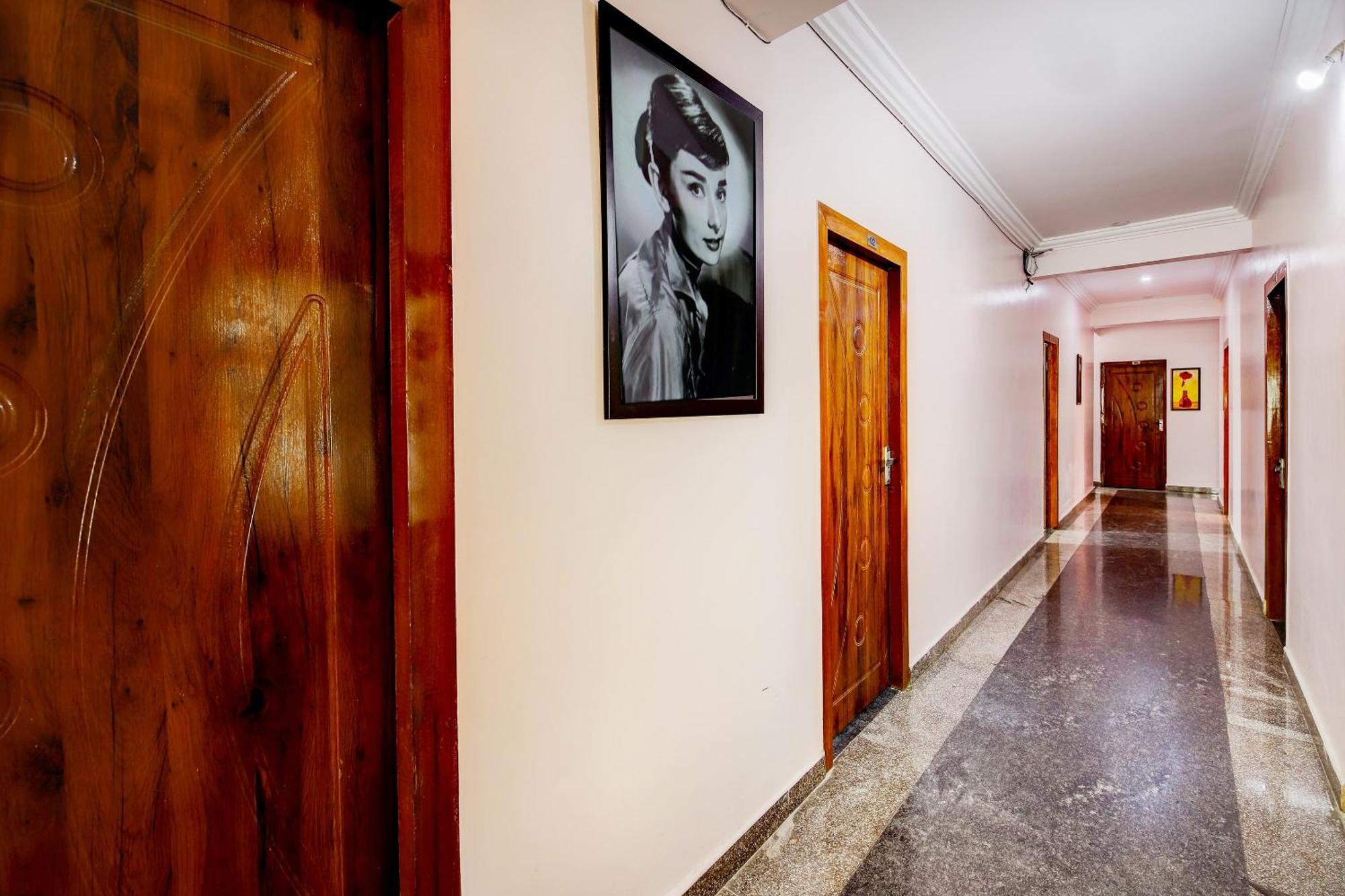 Hotel O Hotel Utsav Palace Bangalore Bagian luar foto